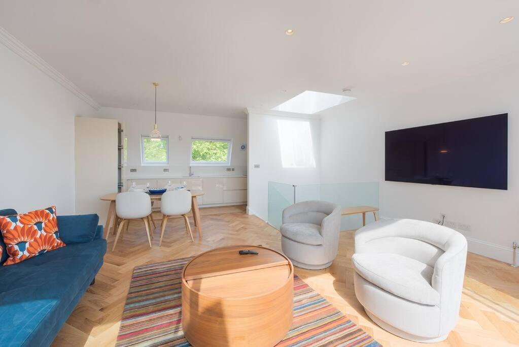 Stunning Two Bed Apartment Rh8 Londres Extérieur photo