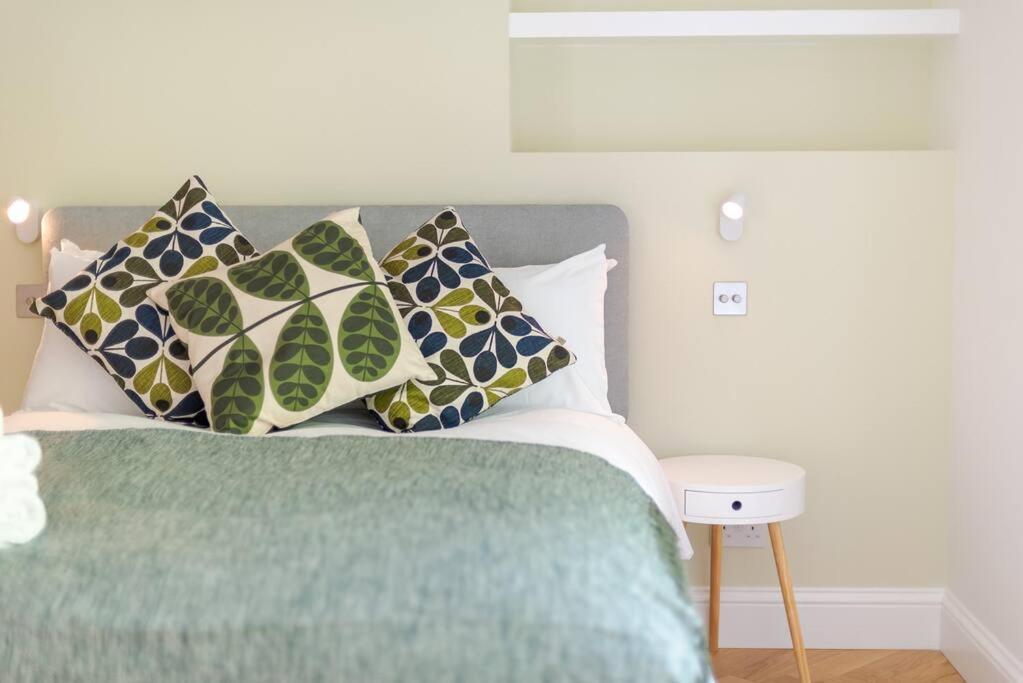 Stunning Two Bed Apartment Rh8 Londres Extérieur photo